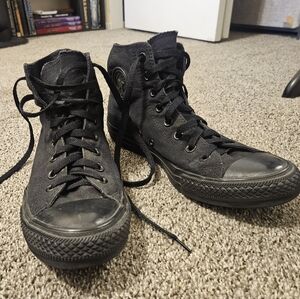 Solod Black Chuck Taylor's Converse All Stars Men's 8/Women's 10